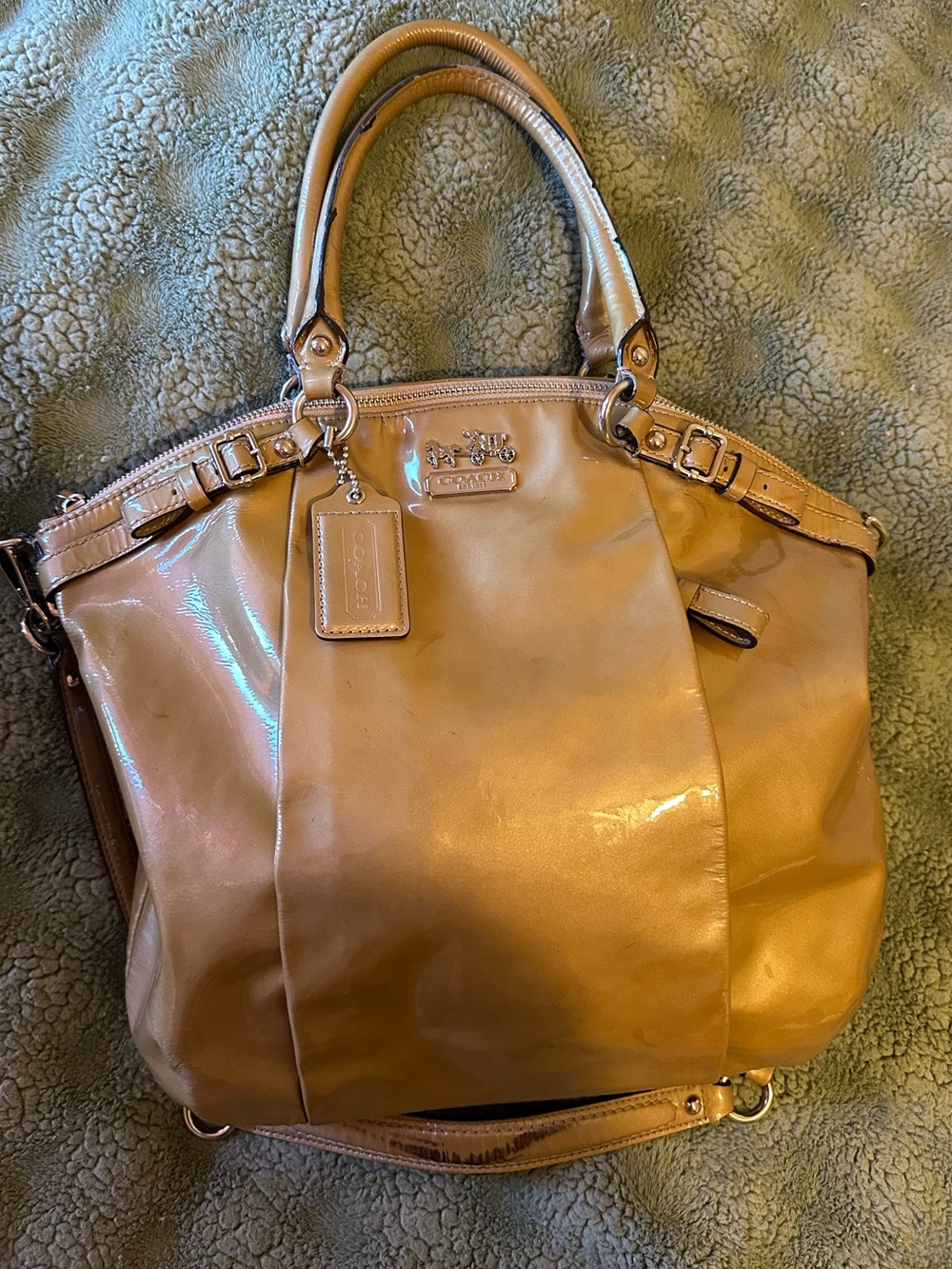 Coach Glossy Patent Leather Madison Lindsey Shoulder Bag in Tan/Gold